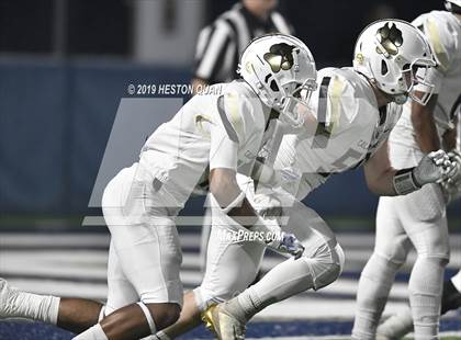 Thumbnail 3 in Calabasas @ St. John Bosco (CIF-SS D1 Playoff) photogallery.