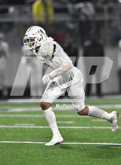 Thumbnail 1 in Calabasas @ St. John Bosco (CIF-SS D1 Playoff) photogallery.