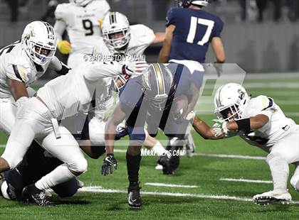 Thumbnail 3 in Calabasas @ St. John Bosco (CIF-SS D1 Playoff) photogallery.