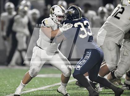 Thumbnail 3 in Calabasas @ St. John Bosco (CIF-SS D1 Playoff) photogallery.