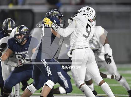 Thumbnail 3 in Calabasas @ St. John Bosco (CIF-SS D1 Playoff) photogallery.