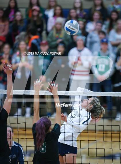 Thumbnail 2 in Stoney Creek vs Lake Orion (MHSAA Regional Semifinal) photogallery.