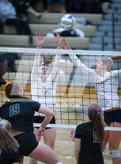 Thumbnail 3 in Stoney Creek vs Lake Orion (MHSAA Regional Semifinal) photogallery.