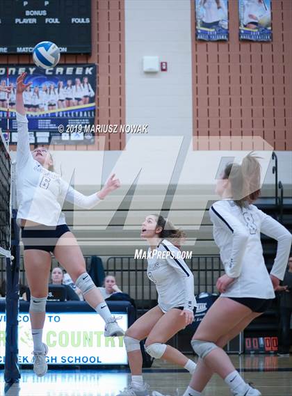 Thumbnail 1 in Stoney Creek vs Lake Orion (MHSAA Regional Semifinal) photogallery.