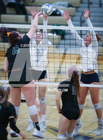Thumbnail 2 in Stoney Creek vs Lake Orion (MHSAA Regional Semifinal) photogallery.