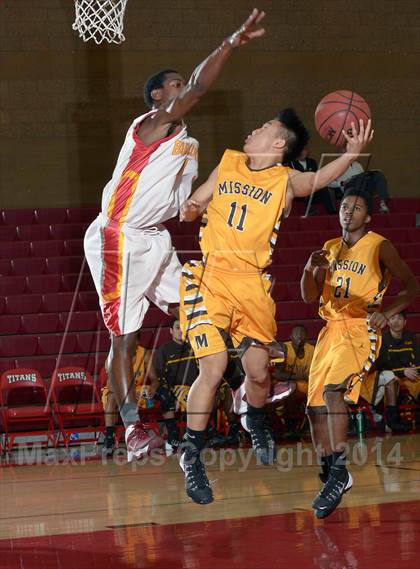 Thumbnail 3 in Mission vs. Encina Prep (Common Good Classic) photogallery.