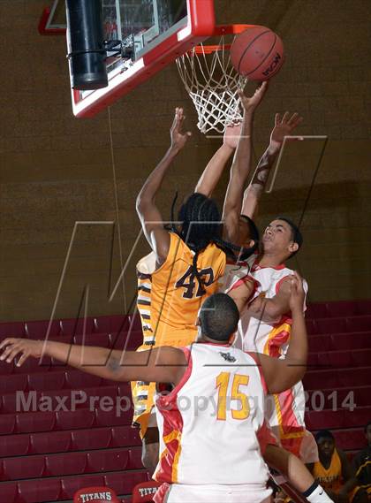Thumbnail 1 in Mission vs. Encina Prep (Common Good Classic) photogallery.