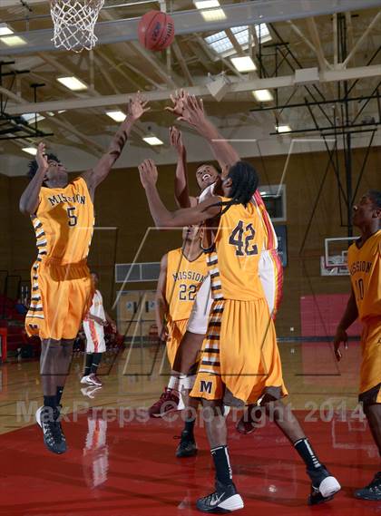 Thumbnail 2 in Mission vs. Encina Prep (Common Good Classic) photogallery.
