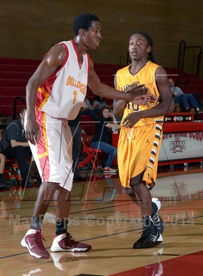 Thumbnail 2 in Mission vs. Encina Prep (Common Good Classic) photogallery.