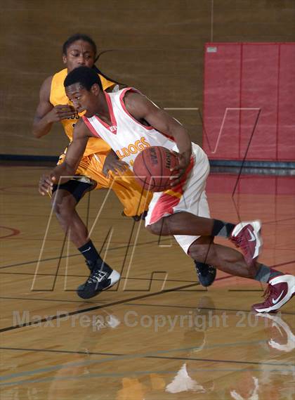 Thumbnail 2 in Mission vs. Encina Prep (Common Good Classic) photogallery.