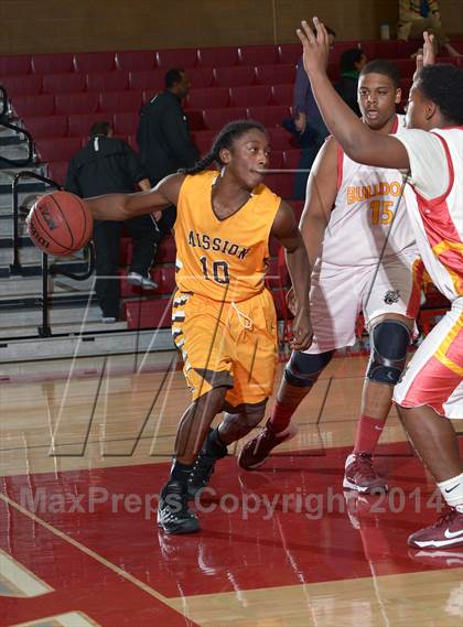 Thumbnail 2 in Mission vs. Encina Prep (Common Good Classic) photogallery.
