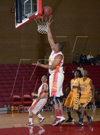 Thumbnail 2 in Mission vs. Encina Prep (Common Good Classic) photogallery.