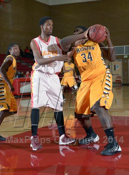 Thumbnail 3 in Mission vs. Encina Prep (Common Good Classic) photogallery.