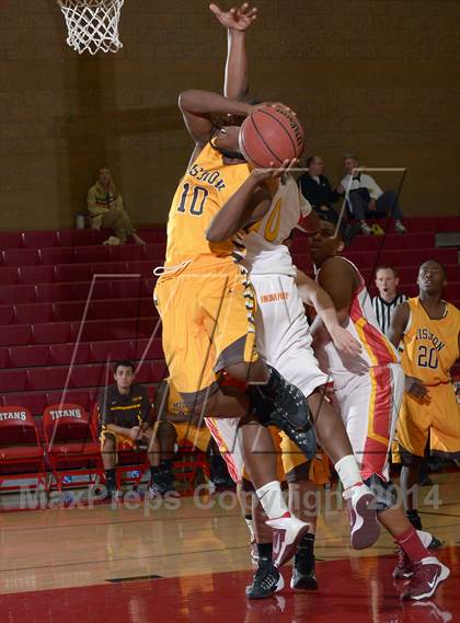 Thumbnail 2 in Mission vs. Encina Prep (Common Good Classic) photogallery.