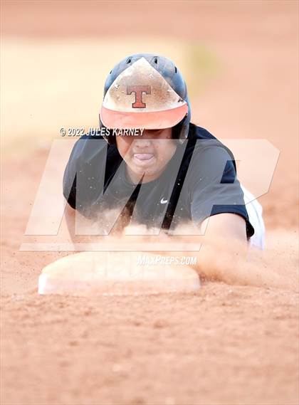 Thumbnail 1 in Green Valley vs Palo Verde photogallery.