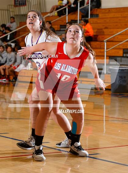 Thumbnail 2 in Los Alamitos vs Valencia photogallery.