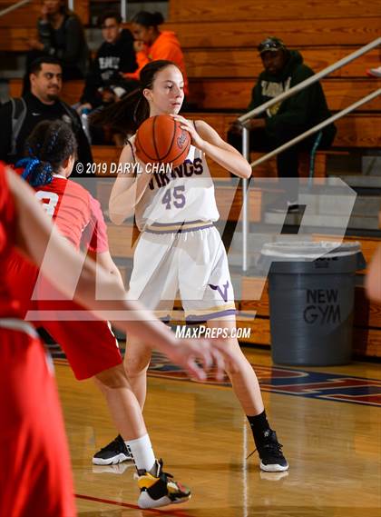 Thumbnail 2 in Los Alamitos vs Valencia photogallery.