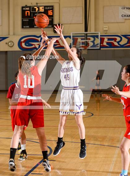 Thumbnail 3 in Los Alamitos vs Valencia photogallery.