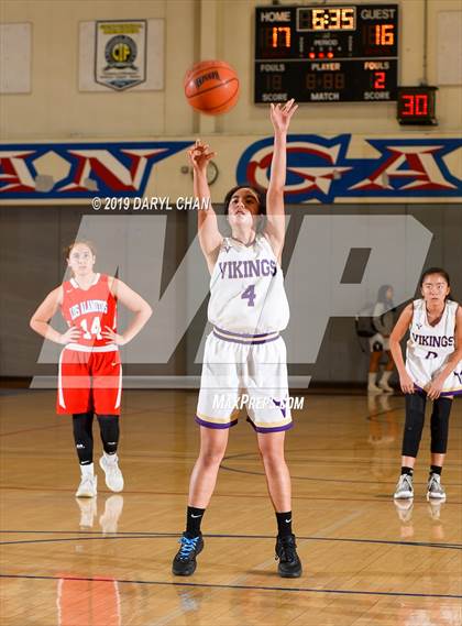 Thumbnail 3 in Los Alamitos vs Valencia photogallery.