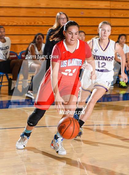 Thumbnail 3 in Los Alamitos vs Valencia photogallery.