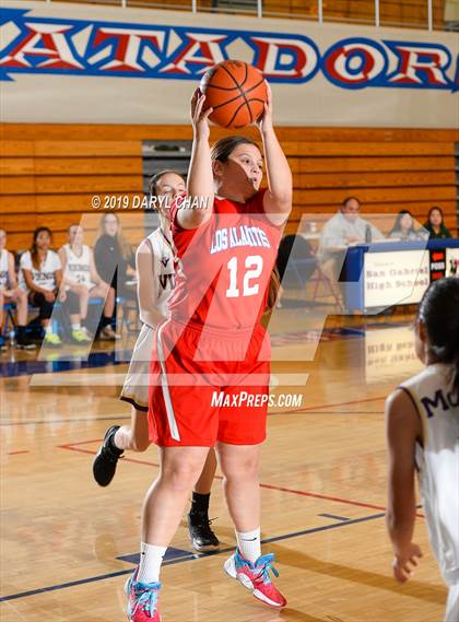 Thumbnail 1 in Los Alamitos vs Valencia photogallery.