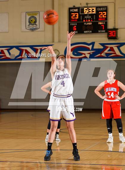 Thumbnail 3 in Los Alamitos vs Valencia photogallery.