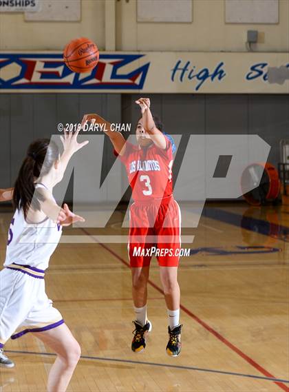 Thumbnail 1 in Los Alamitos vs Valencia photogallery.