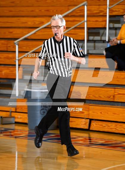 Thumbnail 3 in Los Alamitos vs Valencia photogallery.