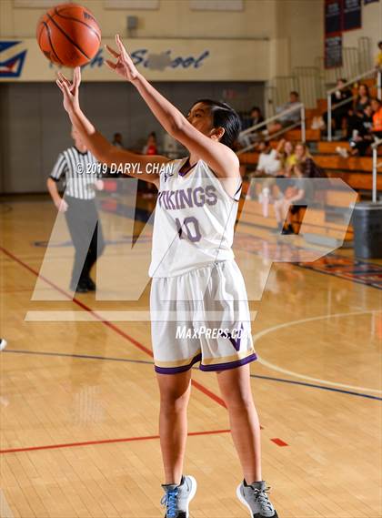 Thumbnail 1 in Los Alamitos vs Valencia photogallery.