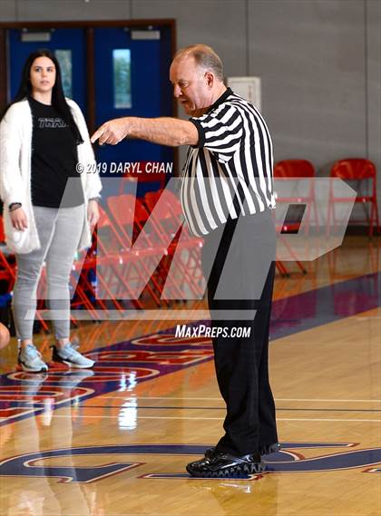 Thumbnail 1 in Los Alamitos vs Valencia photogallery.