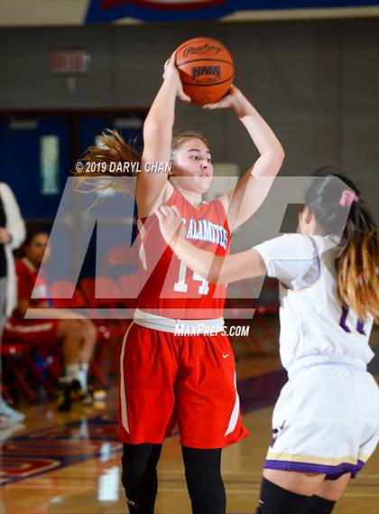 Thumbnail 1 in Los Alamitos vs Valencia photogallery.