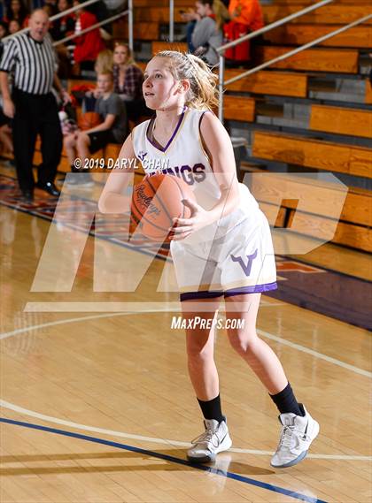 Thumbnail 2 in Los Alamitos vs Valencia photogallery.