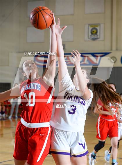 Thumbnail 3 in Los Alamitos vs Valencia photogallery.