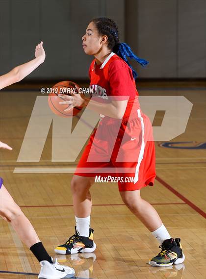 Thumbnail 2 in Los Alamitos vs Valencia photogallery.