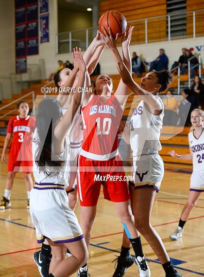 Thumbnail 3 in Los Alamitos vs Valencia photogallery.