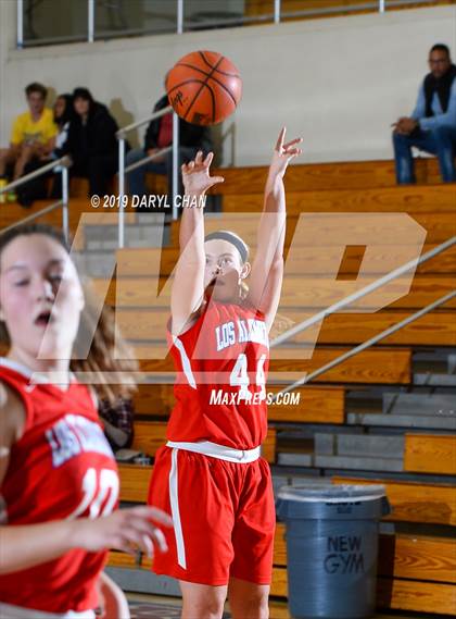 Thumbnail 3 in Los Alamitos vs Valencia photogallery.