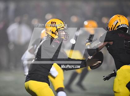 Thumbnail 2 in Edison vs. St. Mary's (CIF SJS D1 Round 2 Playoff) photogallery.