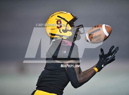 Thumbnail 1 in Edison vs. St. Mary's (CIF SJS D1 Round 2 Playoff) photogallery.
