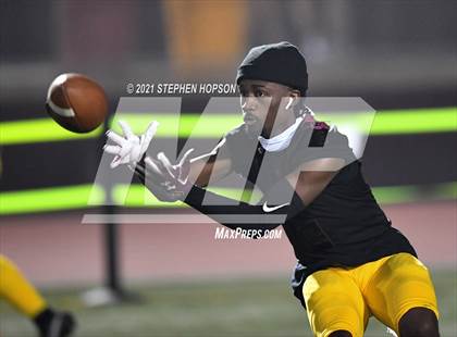 Thumbnail 2 in Edison vs. St. Mary's (CIF SJS D1 Round 2 Playoff) photogallery.