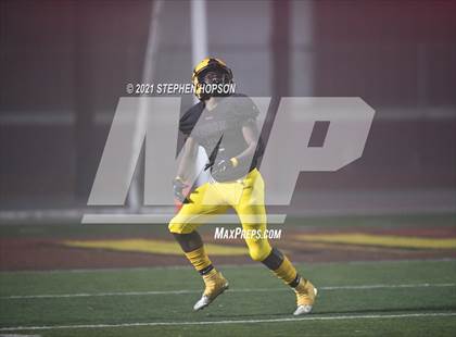 Thumbnail 3 in Edison vs. St. Mary's (CIF SJS D1 Round 2 Playoff) photogallery.