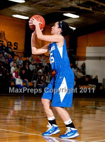 Thumbnail 1 in Highlands vs. Newport Central Catholic (36th District Championship) photogallery.
