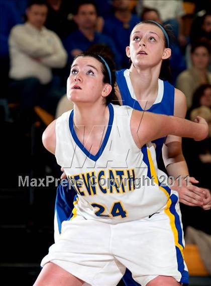 Thumbnail 1 in Highlands vs. Newport Central Catholic (36th District Championship) photogallery.