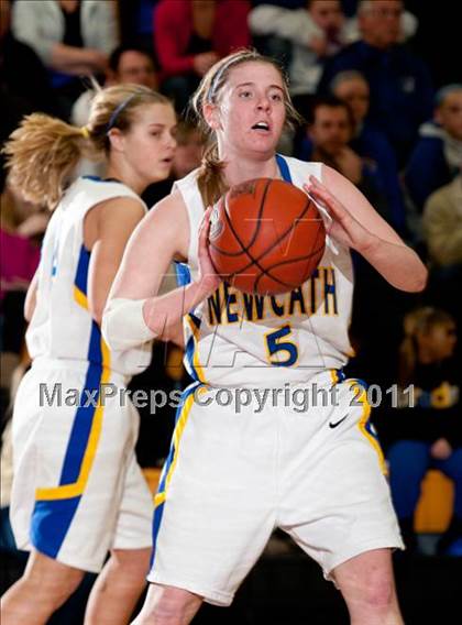 Thumbnail 3 in Highlands vs. Newport Central Catholic (36th District Championship) photogallery.