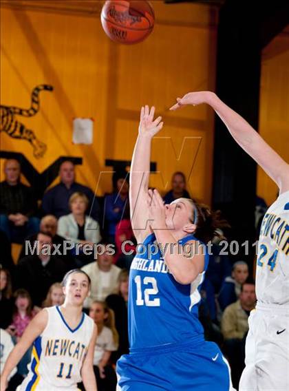 Thumbnail 1 in Highlands vs. Newport Central Catholic (36th District Championship) photogallery.