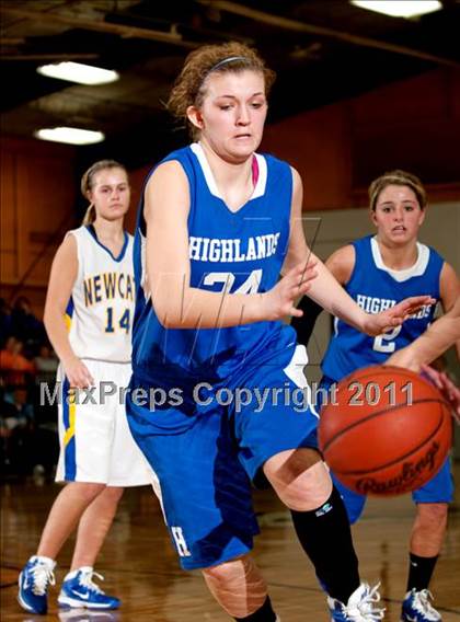 Thumbnail 3 in Highlands vs. Newport Central Catholic (36th District Championship) photogallery.
