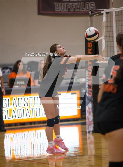 Thumbnail 3 in JV: Molalla @ Gladstone photogallery.