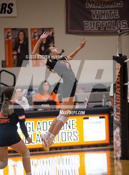 Thumbnail 1 in JV: Molalla @ Gladstone photogallery.