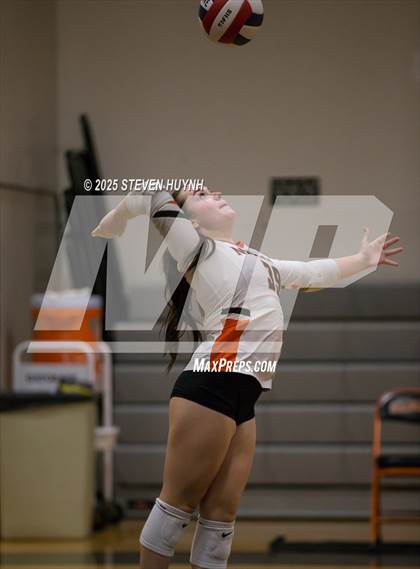 Thumbnail 3 in JV: Molalla @ Gladstone photogallery.