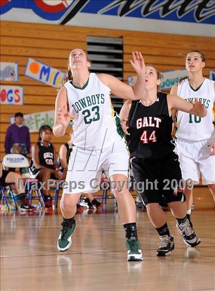Thumbnail 3 in Galt vs. Livermore (Bulldog Winter Classic) photogallery.
