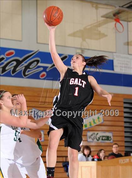 Thumbnail 2 in Galt vs. Livermore (Bulldog Winter Classic) photogallery.